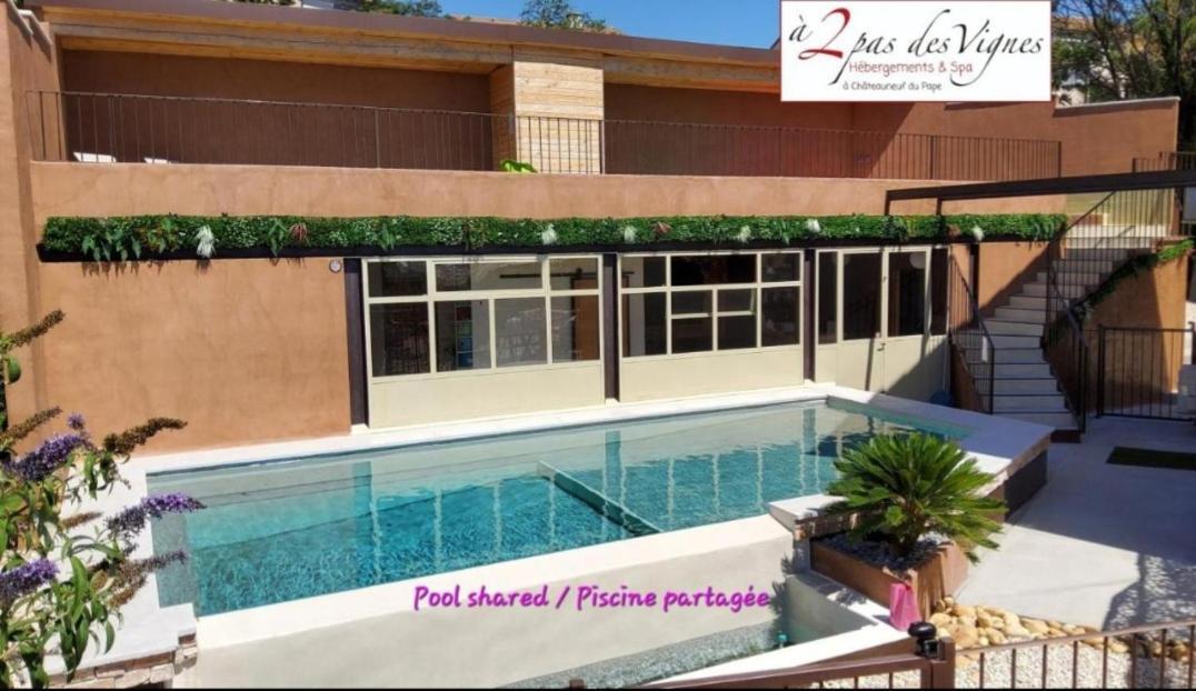 A 2 pas des vignes, hébergements et SPA à Châteauneuf du Pape, maison numéro 6 Exterior foto